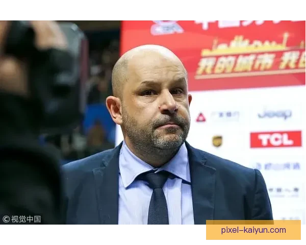 赖斯战术适应表现稳健，融入球队体系持续提升